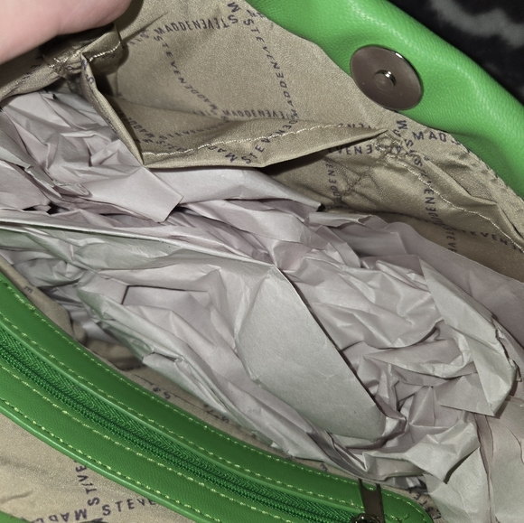 Green Flare BShaw crossbody, NWT - Picture 7 of 10